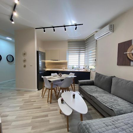 Central Cozy Apartment Tirana Exteriör bild